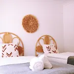 Cliff Surf House * A dos Cunhados