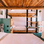 Cliff Surf House * A dos Cunhados