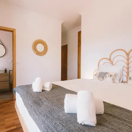 Cliff Surf House * A dos Cunhados