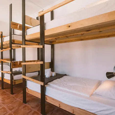 Cliff Surf House Vandrerhjem