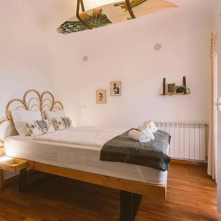 Cliff Surf House Vandrerhjem *