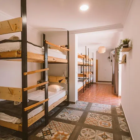 Cliff Surf House Vandrerhjem A dos Cunhados