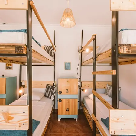 Cliff Surf House Vandrerhjem *