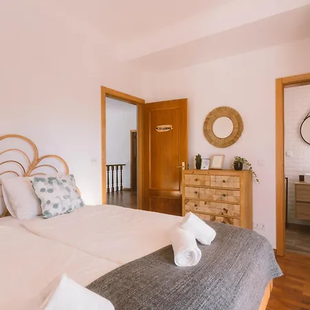 Cliff Surf House A dos Cunhados