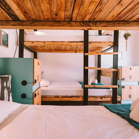 Cliff Surf House * A dos Cunhados