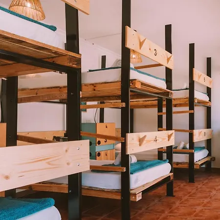 Vandrerhjem Cliff Surf House