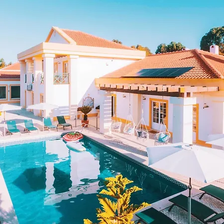 Cliff Surf House Vandrerhjem *