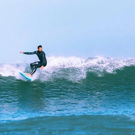 Cliff Surf House * A dos Cunhados