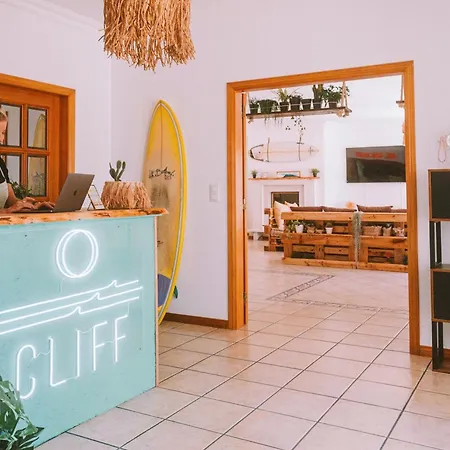 Cliff Surf House Vandrerhjem A dos Cunhados