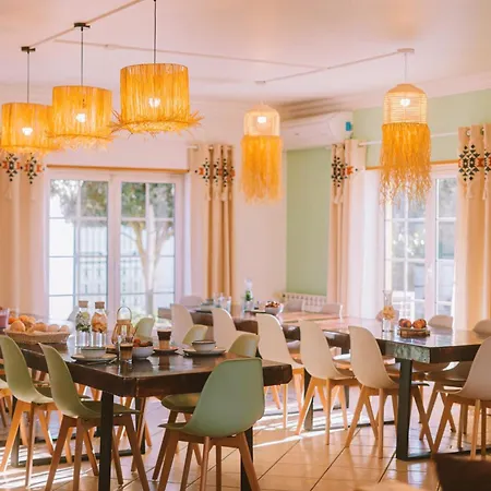 Cliff Surf House Vandrerhjem *