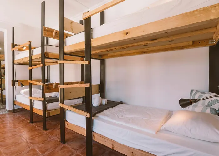 Cliff Surf House אכסניה