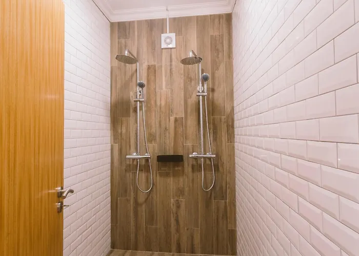 אכסניה Cliff Surf House