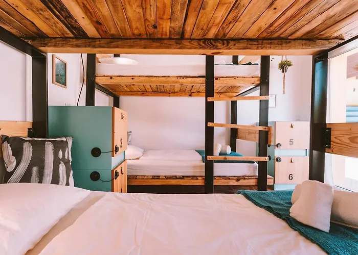 Cliff Surf House * אה דוס קונהאדוס