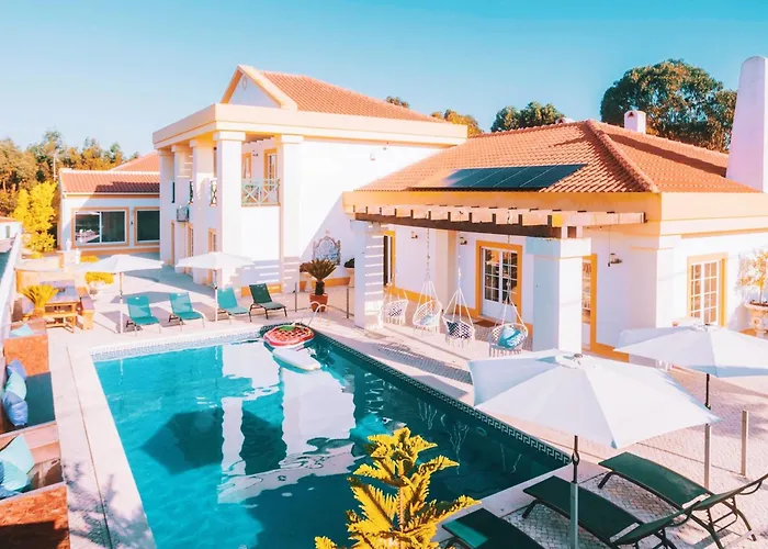 Cliff Surf House אכסניה *