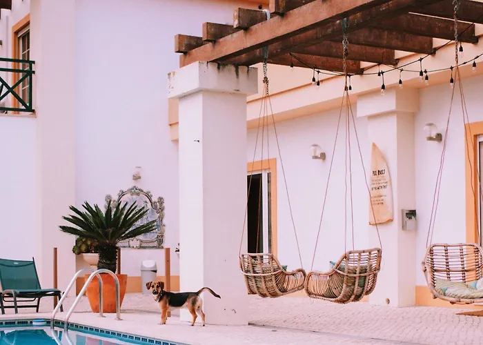 Cliff Surf House אכסניה