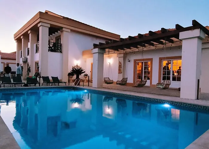 אכסניה Cliff Surf House