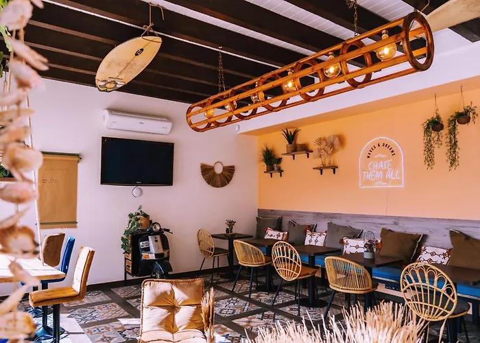 Cliff Surf House אכסניה אה דוס קונהאדוס