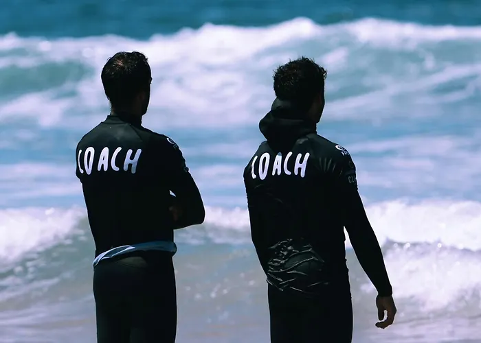 Cliff Surf House אכסניה *